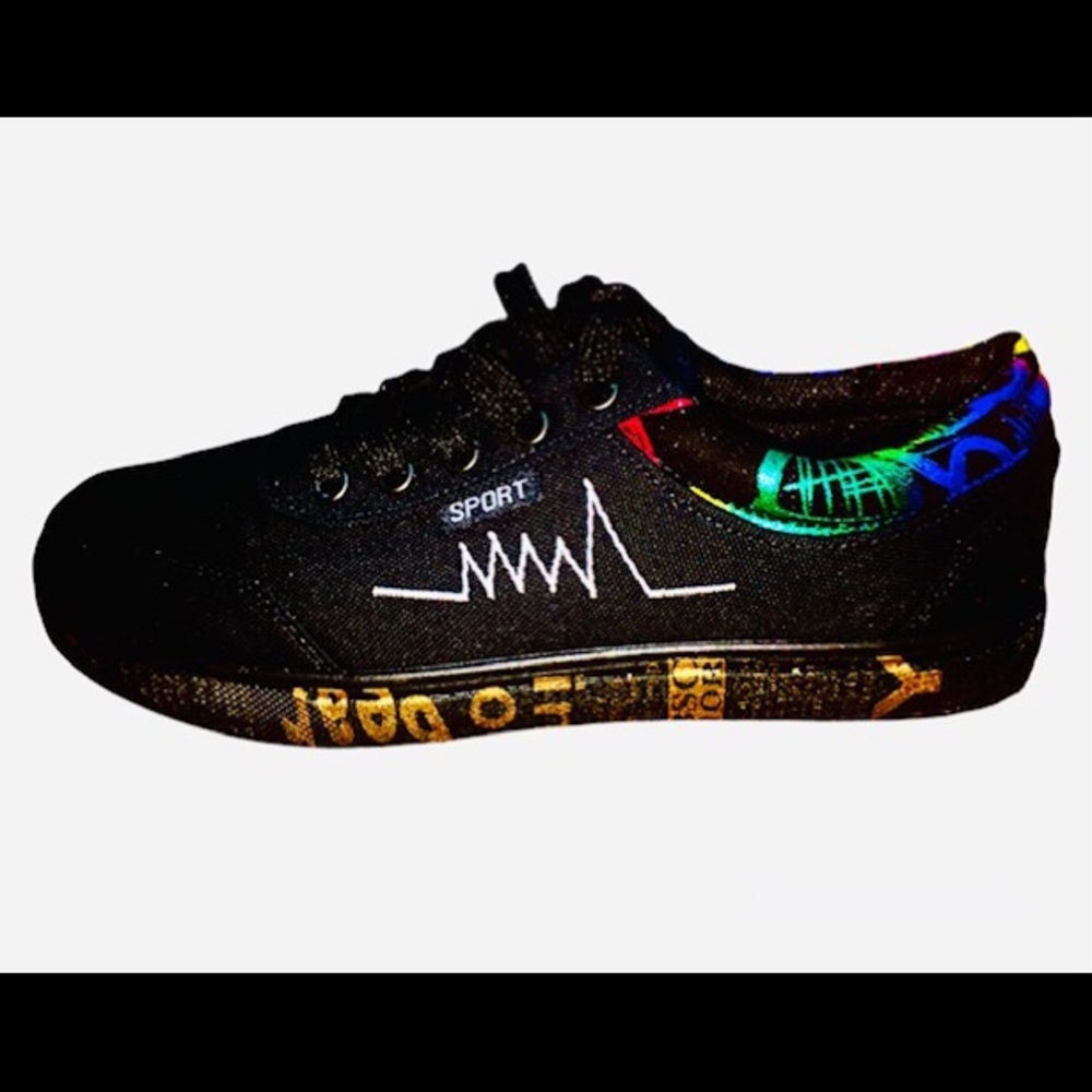 NWT Sneakers Tennis Shoes Kicks Men’s Women’s gift